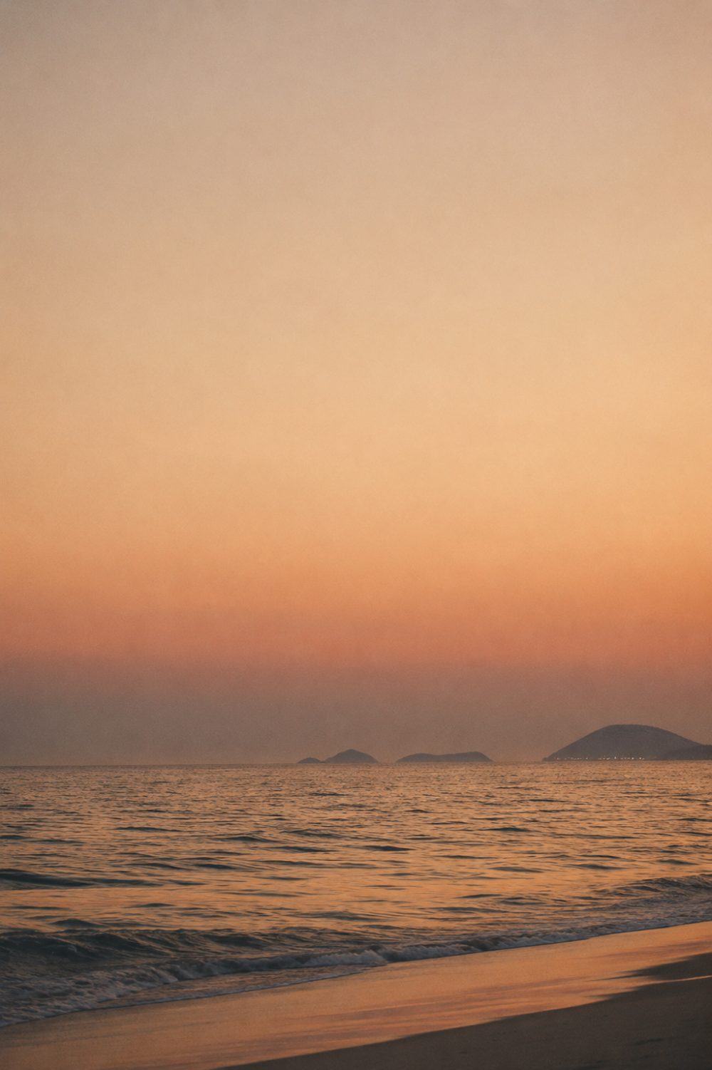 Copacabana ao anoitecer